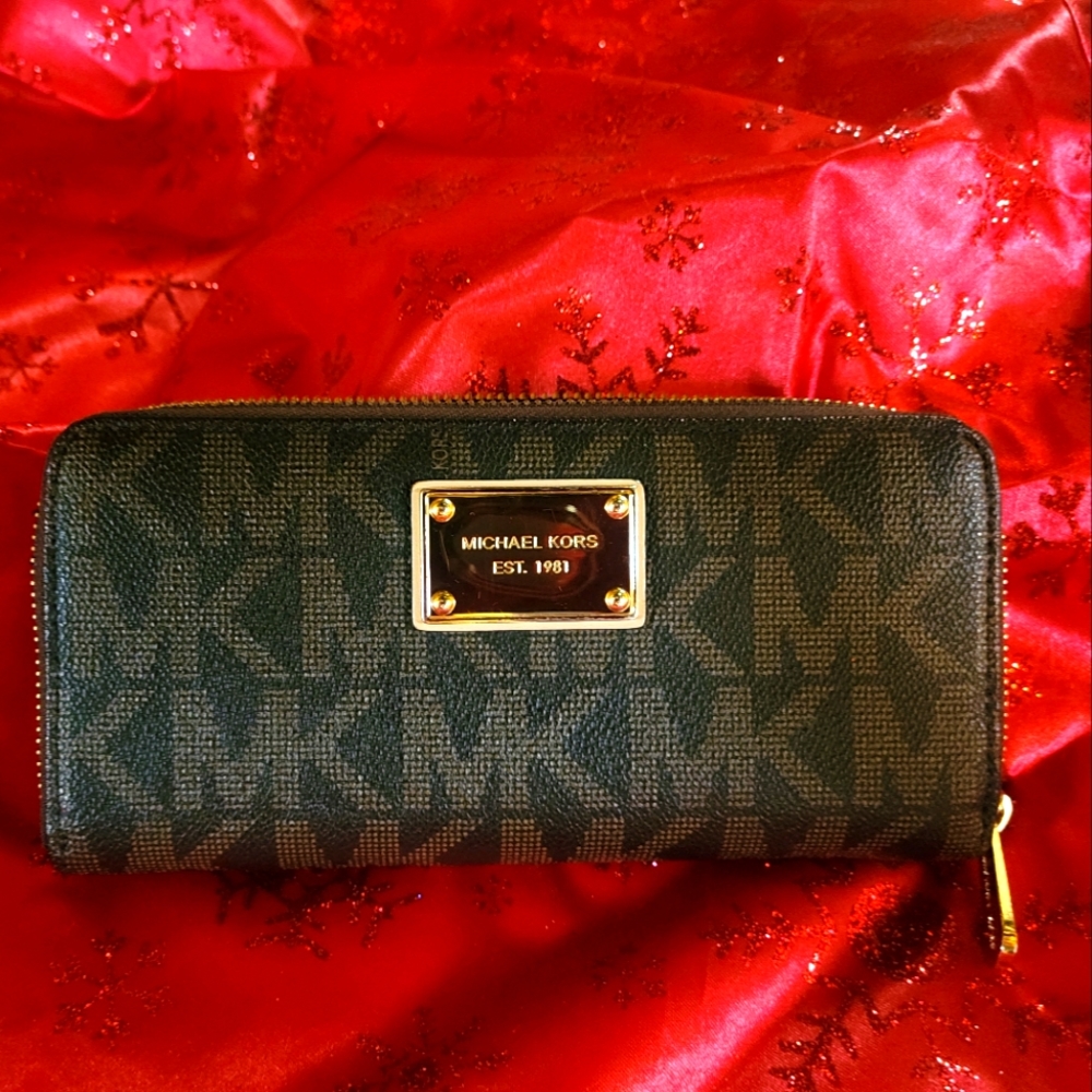 Michael Kors Signature Brown Zip Continental Wallet